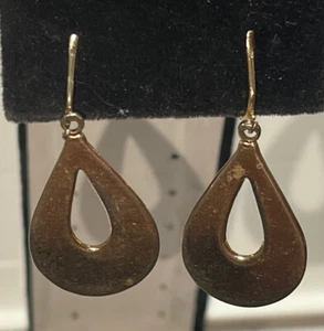 Sarah Coventry Signed Vintage Gold Tone  Clip On Earrings TEH7-68 - Picture 1 of 5