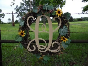 Wooden Letters, Monogram Vine (Q) Letter, Unfinished Wall Letters, Large Letter - Picture 1 of 1