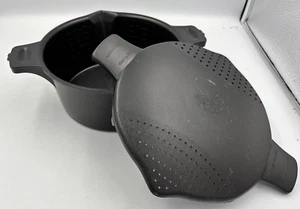 Pampered Chef 2 Qt Microwave Steamer Rice Cooker Pot w/Locking Lid #2778 Black - Picture 1 of 5