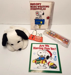 Vintage Mini Snoopy Plush Bean Bag Tag Writing Portfolio Pencils Sticker UFS Lot - Picture 1 of 17