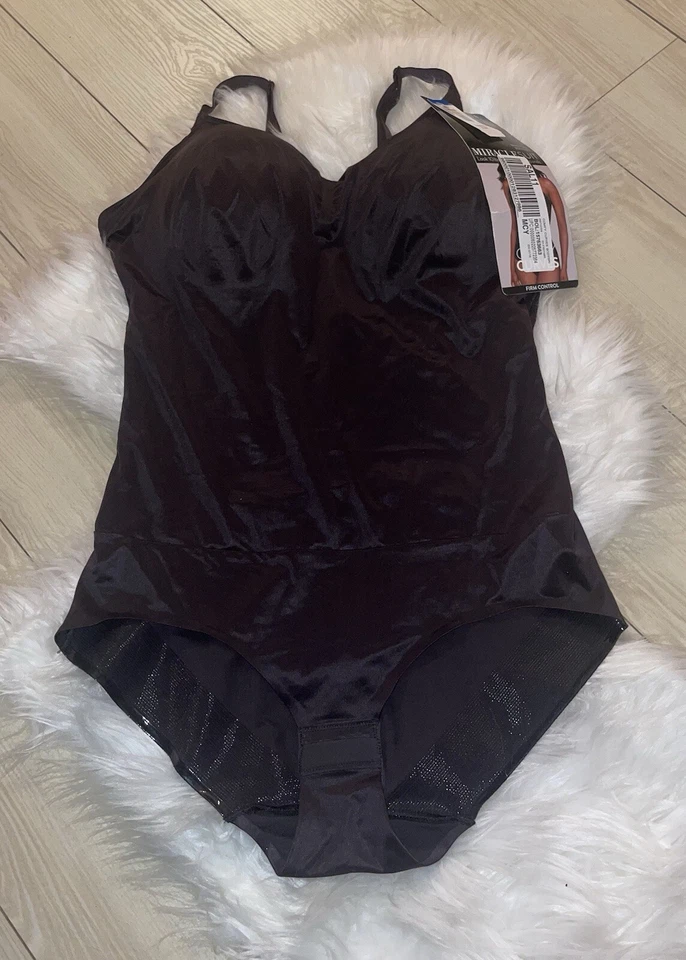 Miraclesuit 2510 Comfy Curves Bodybriefer Body Shapewear WF Feminino GG Preto - Imagem 1 de 4