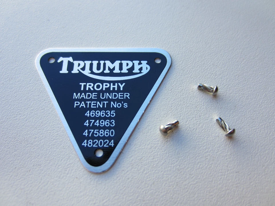 TRIUMPH 'TROFEO' CUBIERTA DE SINCRONIZACIÓN PLACA DE PATENTE INSIGNIA 70-2876 Foto 1 de 1