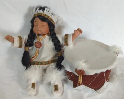 Muñeca bebé durmiente india porcelana colección cisne 13" con tambor Foto 1 de 4