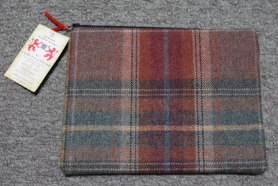 Nuevo con etiquetas Bolso Tejido Calzeat of Scotland Verde Rojo Cuadros Tartán Tweed Bolsa 10" x 7.5" Foto 1 de 4
