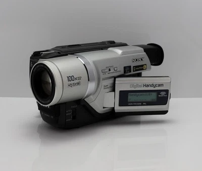 SONY DCR-TRV320E CAMCORDER DIGITAL-8 / HI8 / 8MM VIDEO-8 TAPE VIDEO CAMERA 8MM - Image 1 of 3