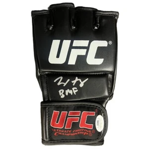 Max Holloway autographed signed inscribed glove UFC JSA Blessed - Picture 1 of 2