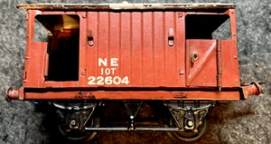 VINTAGE HORNBY TRAINS O GUAGE WAGON BROWN/WHITE NE 10T 22604 MADE IN ENGLAND - Picture 1 of 7