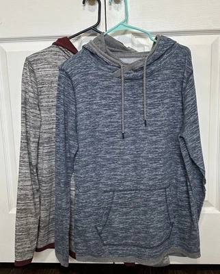 Lote de dos fundas pulóver sudadera con capucha talla pequeña. Hombres. Patinador Y2K Foto 1 de 4