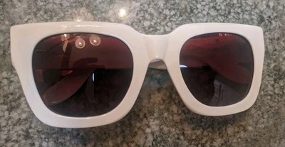 I-SEA FOR ANTHROPOLOGIE ЖЕНЩИН JOLENE WESTERN ПРЯЖКА СОЛНЦЕЗАЩИТНЫЕ ОЧКИ БЕЛЫЙ $58 - Изображение 1 из 4