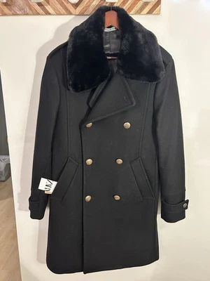 Chaquetón de piel sintética estilo militar de lana negra para hombre Zara Foto 1 de 4