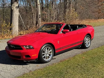 2010 ford mustang  - Image 1 of 4