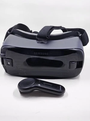Samsung Gear VR SM-R324 With Remote Control Compatible With Samsung Galaxy 8-10 - Image 1 of 4