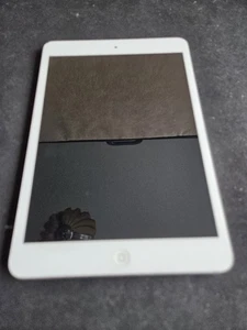 Apple Ipad Mini - Picture 1 of 6