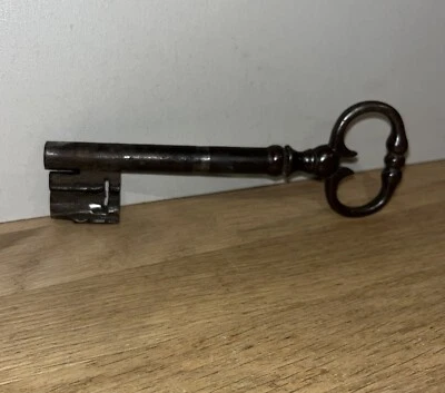 Ancienne Grande Clé Clef De Château Demeure Manoir Serrure Forme S - Photo 1/4