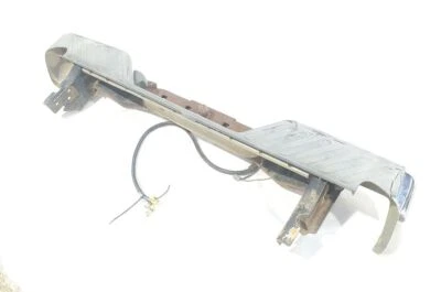 Parachoques trasero cromado falta pieza de ajuste central OEM 2005 2012 Nissan Frontier Foto 1 de 4