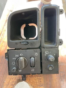 2006 06 99-06 GMC YUKON DENALI HEADLIGHT REAR WIPER SWITCH & DOME BEZEL VENT - Picture 1 of 6