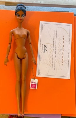 Barbie Signature Zafiro 65 Aniversario Silkstone Barbie Foto 1 de 4