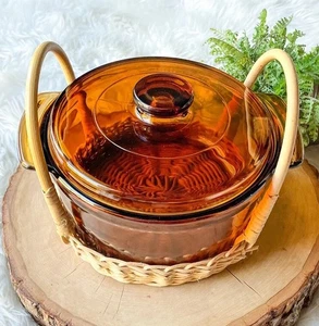 VTG Fire King Anchor Hocking USA 1 QT Amber Round Casserole Dish Rattan Basket - Picture 1 of 8