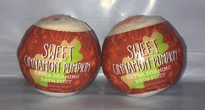 NUEVO Lote de 2 Baño y Cuerpo Funciona CALABAZA DE CANELA DULCE Baño Fizzy Baño Bomba Set - Imagen 1 de 2