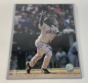 Foto Autografata CRISTIAN GUZMAN 8x10 Firmata Minnesota TWINS battuta - Foto 1 di 1