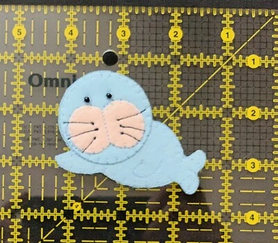 Baby Seal Design Patch Iron On Embroidered Seal Marine Animals - Image 1 of 4