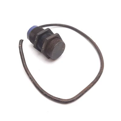 Telemecanique XS4P30KP340 Inductive Proximity Sensor, Range 15mm, PNP NPN, 350mm - Image 1 of 4