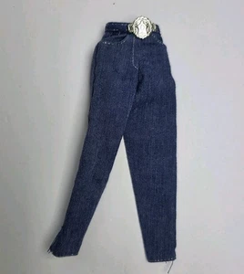 Barbie blaue Jeans mit silbernem Stern Gürtelschnalle Puppe Outfit Zubehör Mattel - Bild 1 von 3