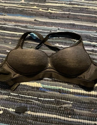 Sujetador inalámbrico Danskin Now 38C negro y gris Foto 1 de 4