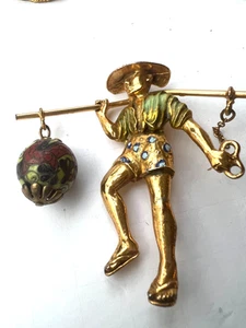 VINTAGE ASIAN THEMED WATER CARRIER FIGURAL METAL BROOCH PIN - Picture 1 of 10