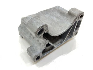 2014 -2025 DODGE DURANGO 3.6L RWD AUTO TRANSMISSION MOUNT BRACKET OEM 68275992AA - Foto 1 di 10