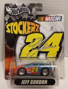 Hot Wheels Stockerz NASCAR JEFF GORDON #24 Dupont 1/64 Scale Car 2003 New - Picture 1 of 4