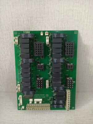 YORK  025L03042-00 REV A OUTPUT RELAY BOARD - Image 1 of 4