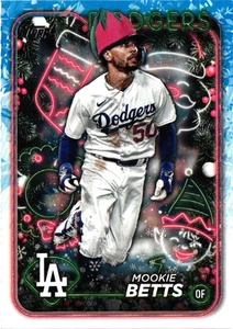 2024 Topps Holiday - SP Santa Hat Variation Mookie Betts #H135 - Dodgers - Picture 1 of 2