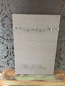 Hochzeitsgeschenk Mr& Mrs, Bild, Pinnwand, Stoff auf Keilrahmen mit Druck - Bild 1 von 4
