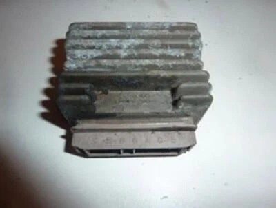 Régulateur redresseur de tension origine pour scooter Piaggio 200 LXT Occasion - Photo 1/2