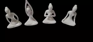 4 Figurines - Picture 1 of 1