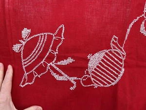 VTG Tablecloth Embroider Red Teapot Umbrella Cottage Rectangle 46x34" handmade - Bild 1 von 10