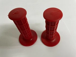 "EMPUÑADURAS DE GOFRE COMPLETAS ROJAS DE ESTILO VINTAGE YAMAHA YZ WR YZF TT TTR XT AT MX 7/8" - Imagen 1 de 4