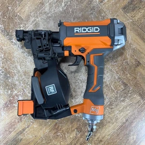RIDGID R175RNF3 15 gradi 1-3/4 pollici Chiodatrice per tetti a bobina - Foto 1 di 23
