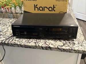 Pioneer PD-M703 Lettore 6 CD Testato Ottime Condizioni Giappone Vintage più CD Bonus - Foto 1 di 13