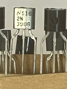 LOTE DE 5 TRANSISTORES NUEVOS NATIONAL 518 2N3906 RM2-CMP3 - Imagen 1 de 2