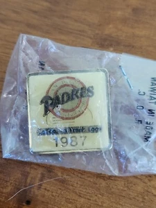 San Diego Padres Vintage Pin 1987 Baseball Club California Fresh Eggs MLB New T3 - Picture 1 of 4