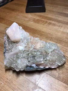 Grüner Apophyllit Kristall Mineral Edelstein mit Stilbit Med Geode Präparat 507 - Bild 1 von 12