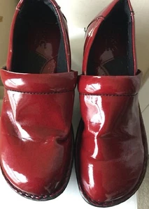 Born Concept BOC Rot Lackleder Loafer Clog Keilabsatz Damen Gr. 7,5 Euro 38 - Bild 1 von 1