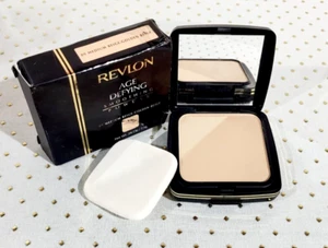 Revlon AGE DEFYING Smoothing Powder + Sponge ~ 09 MEDIUM BEIGE / GOLDEN BEIGE ~ - Picture 1 of 1