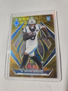 2024 Ja'tavion Sanders /10 Phoenix Gold Pandora Parallelo CAROLINA PANTHERS RC - Foto 1 di 2