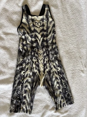 Traje TYR Venzo Genesis Tech cierre trasero Foto 1 de 3