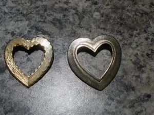 2 VINTAGE HART SHAPED BROOCH PINS - Picture 1 of 8