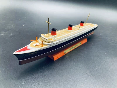 1/1250 NORMANDIE cruise ship model - Image 1 of 4