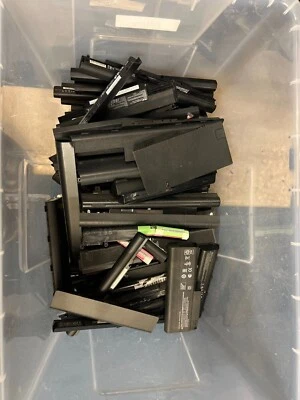 JOB LOT OF 15 x UNTESTED LAPTOP BATTERIES MIXED - Image 1 of 2